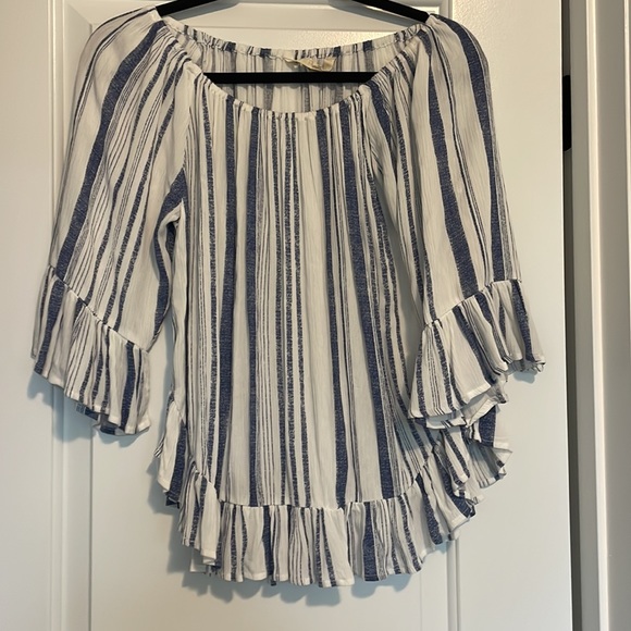 Women’s Vertical Stripe Blouse - Picture 2 of 5